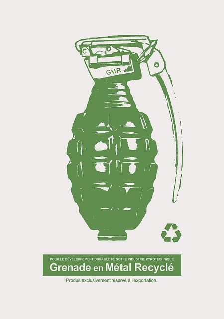 granada en metal reciclado